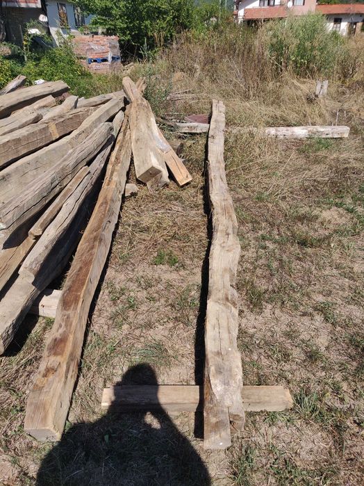 Стари дъбови греди