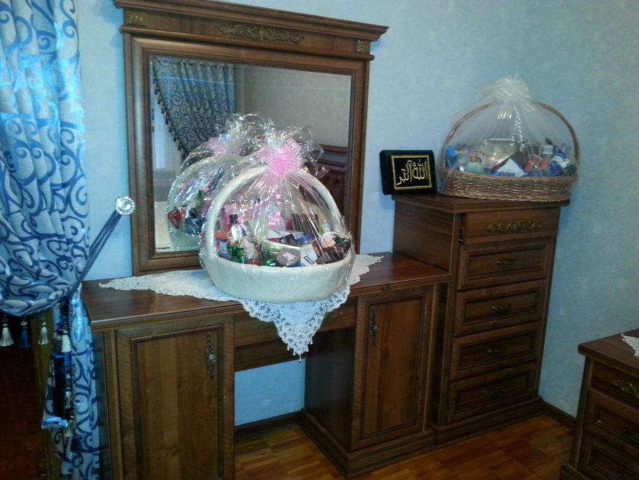 Mebel sotiladi. Holati zor.