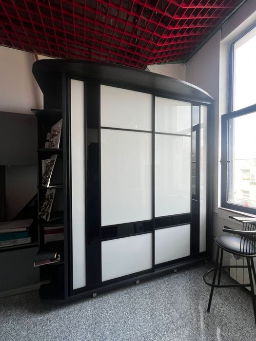 Продам хороший шкаф