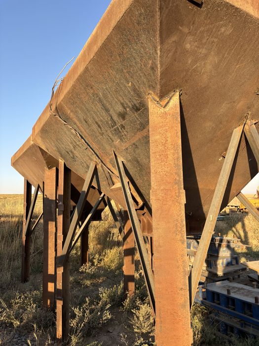 Бункер 2шт для сыпущих материалов