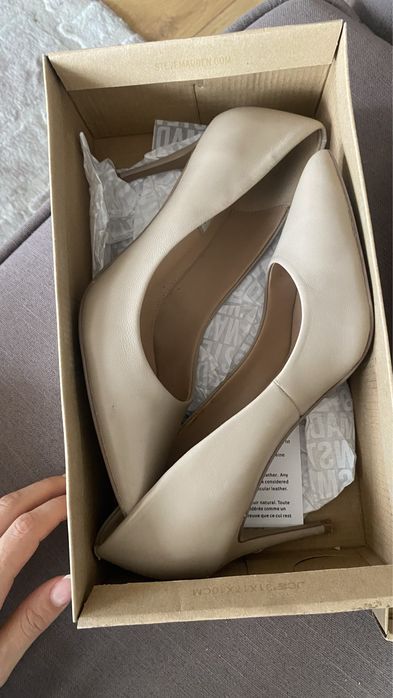 Обувки на ток Steve Madden естествена кожа