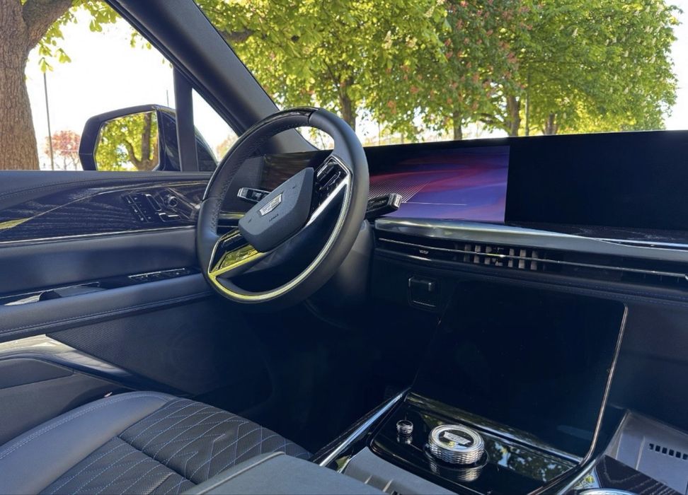 Cadillac Escalade IQ Premium Sport 2026 7 местный
