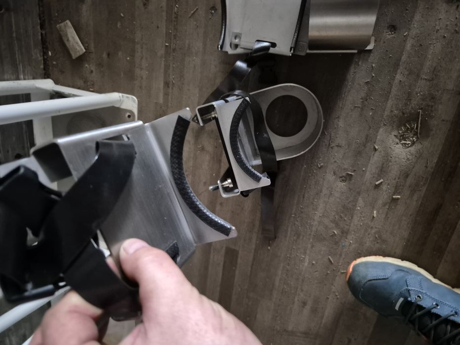 Suport auto pentru  butelii gaz/ oxigen sudura