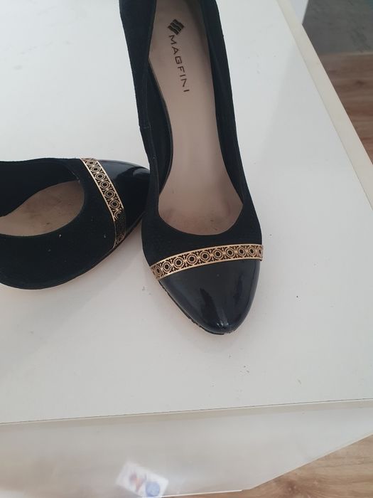 Дамска лачинена обувки