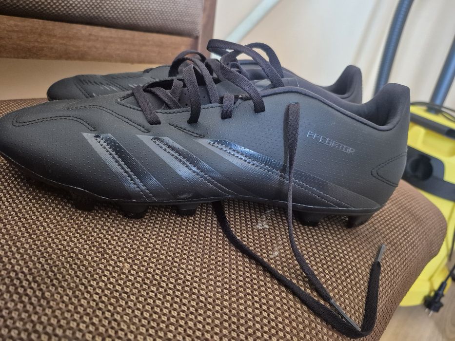 Бутонки adidas  predator