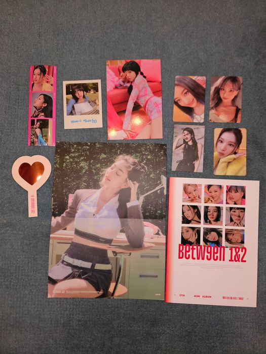 K-Pop, Album original trupa TWICE, Between 1&2, photocarduri, CD, poster