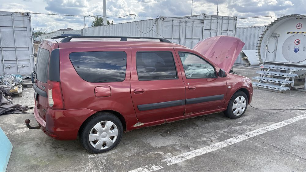 Dacia Logan MCV 1.5 dCi – 7 locuri – AC – Carlig – 2009