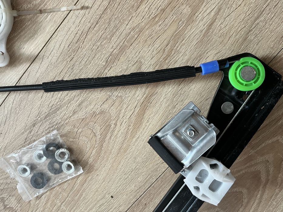 Macara geam electric fata stanga/dreapta VW Golf 5 / Jetta (Noua)