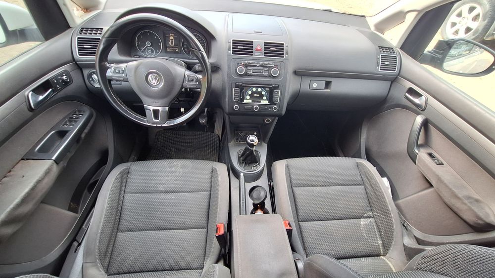 VW Touran 1.6TDI 105кс на части