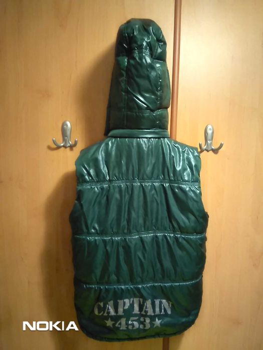 Продавам елек за момче 4-5 години и шлифер за момиче размер 116 см.