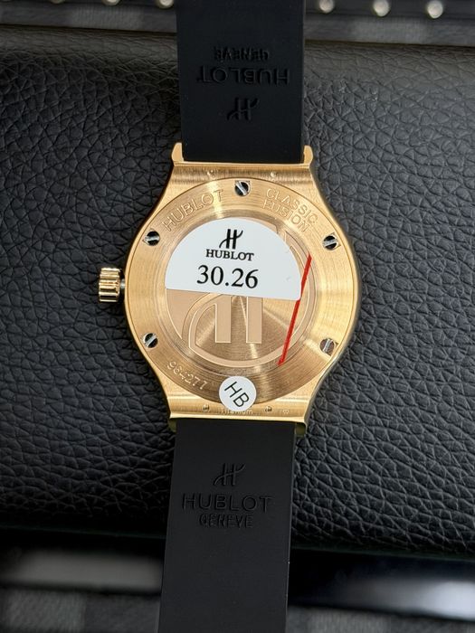 Hublot Classic Fusion King Gold Diamonds Black Dial 33mm – Ref. 581.OX.1181.RX.1104