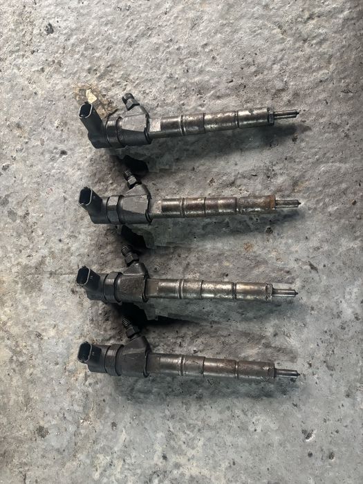 Set Injectoare Opel Insignia A 2.0 Cdti Cod : 0445110327