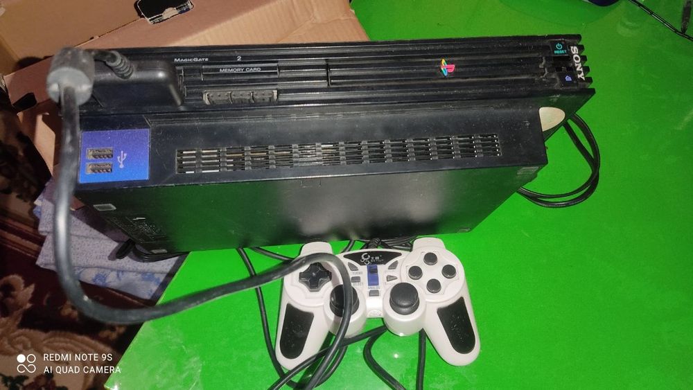 Продам Playstation 2 сотилади
