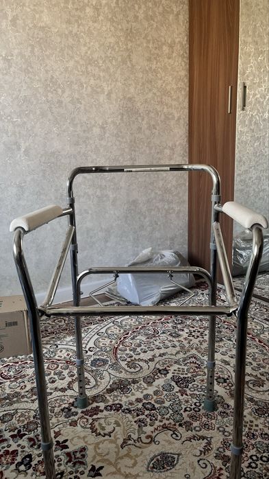 Стул с санитарным оснащением