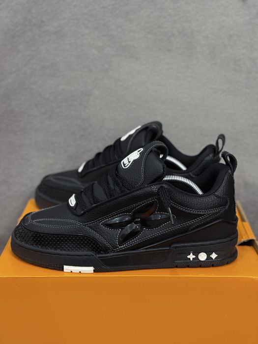 LV skates negrii marimea 43