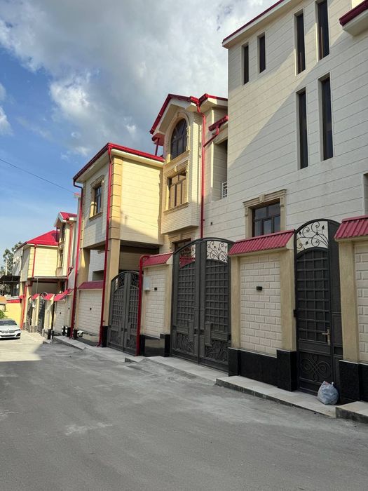 Сдаётся Танхаус Суточная Шикарная  в центре города в спокойной