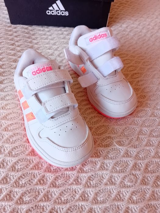 Маратонки Адидас Найк