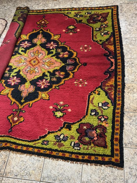 Вълнен китеник "Царската корона"