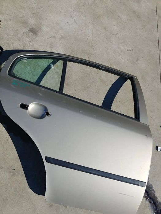 usa portiera dreapta spate skoda octavia 1