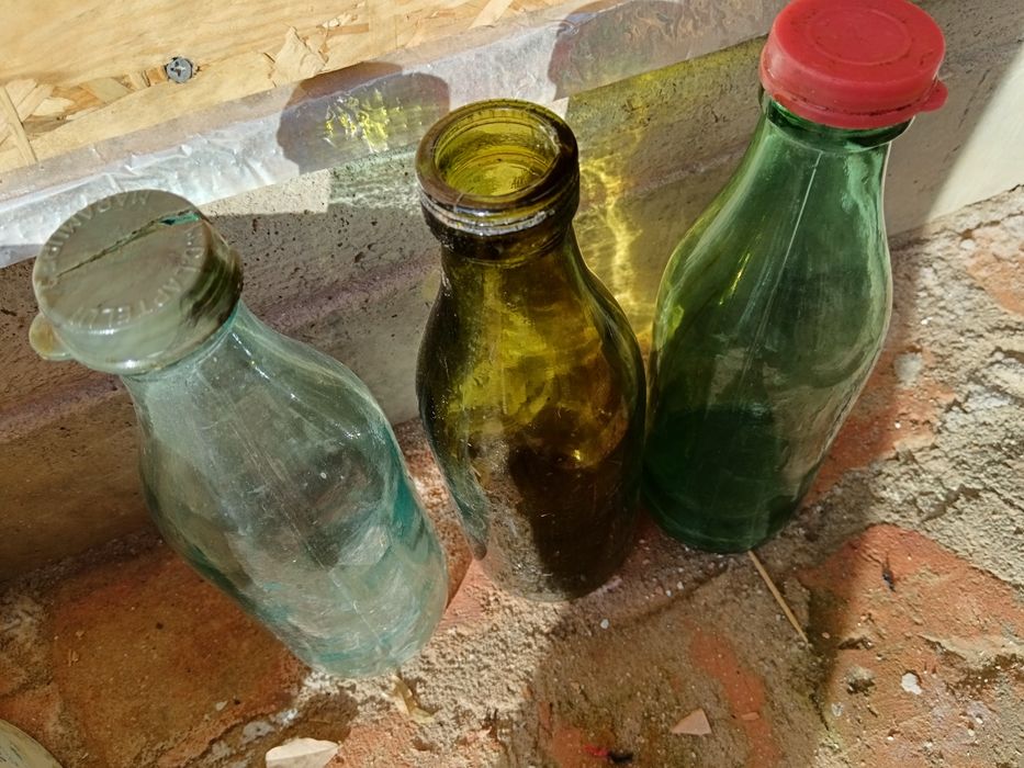 5 sticle de lapte 1 litru vechi