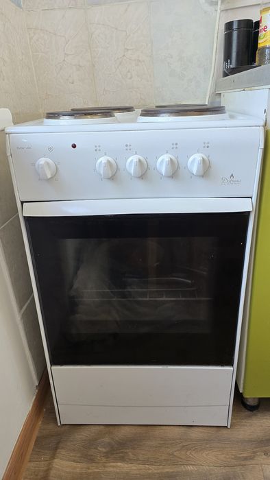Продам электроплиту Дарина