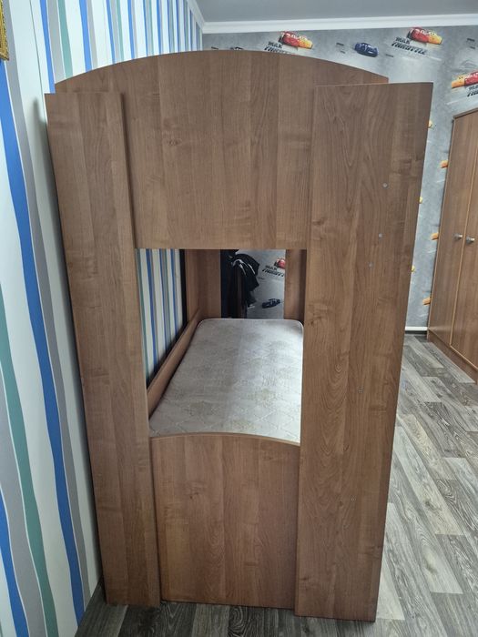 Кровать двухярусная