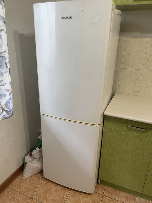 Срочно продаю холодильник