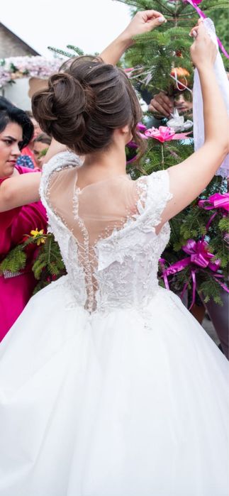 Vand rochie mireasa Reina