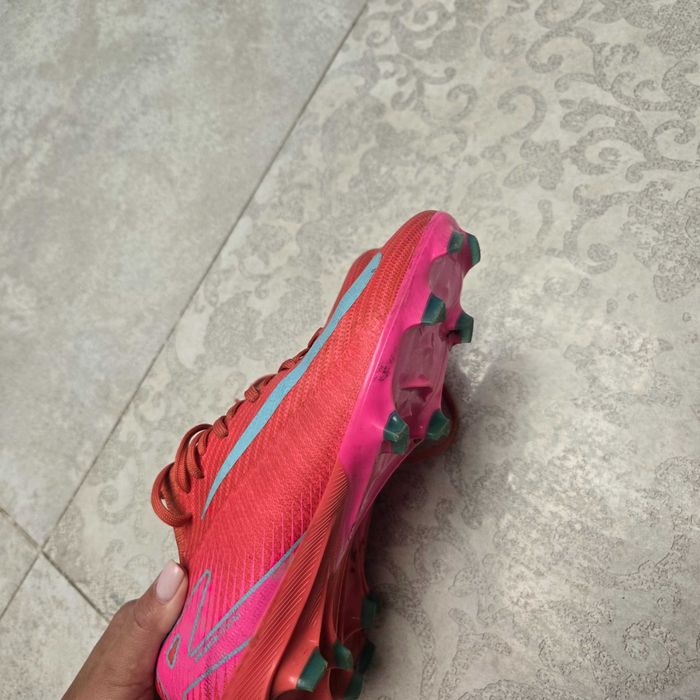 Детски бутонки много малко носени