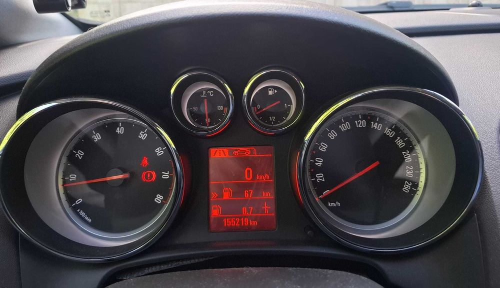 Opel Astra J motor 1,6 clasic, benzina aspirat natural, fără turbină.