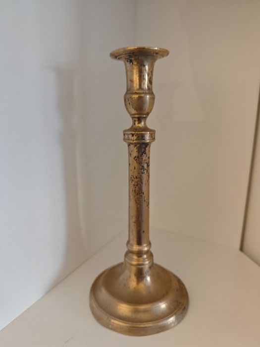 Месингови свещници