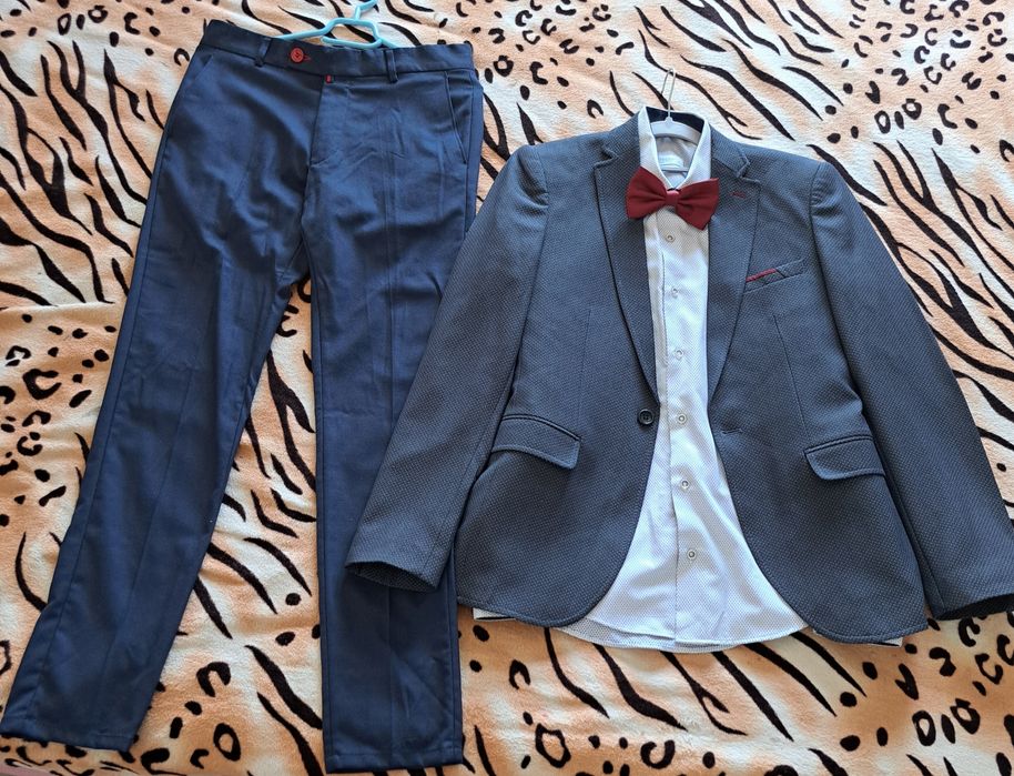 Costum pentru băieți 12-16 ani pentru banchet