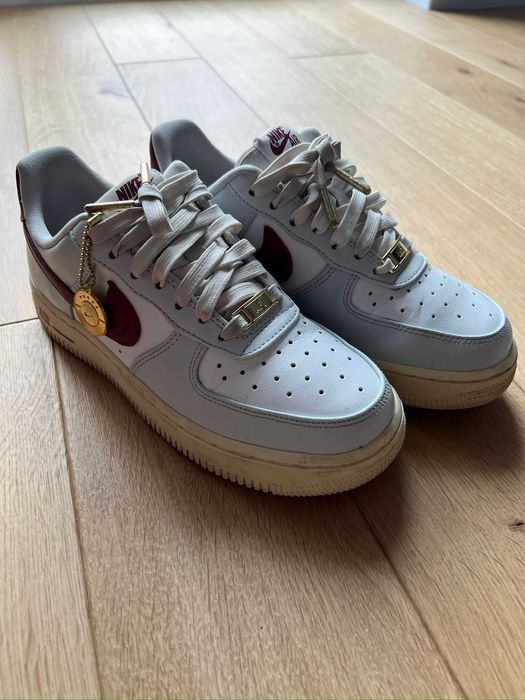 Air Force 1 '07 SE Swoosh Pocket, ca noi (foarte putin purtati)
