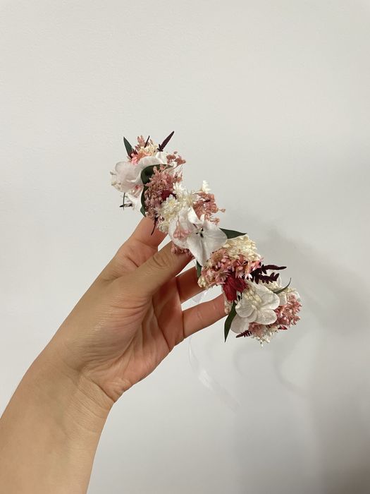 Coroniță din flori uscate