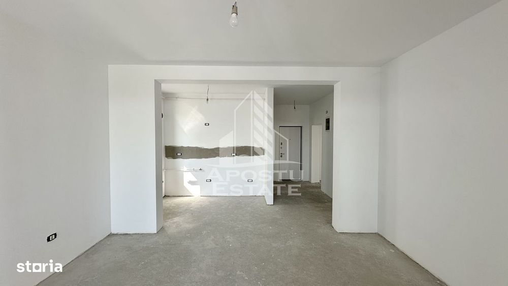 Apartament de vanzare cu 4 camere, etajul intai, Dumbravita — fotografia 1
