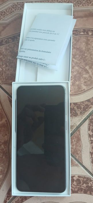 Vând samsung A57 256.GB 8.G RM