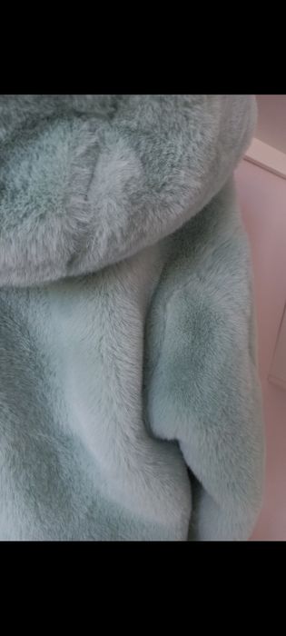 Haina din blana  "verde-mentă",pentru damă.