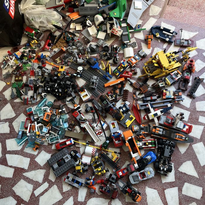 Lot LEGO Vrac 15 KG - Piese Originale (Star Wars, City Cargo, Technic, Plăci Drum) + Pungi Sigilate