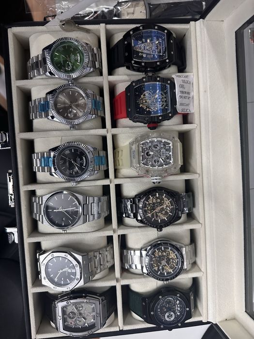 Продам набор наручных часов, новый.