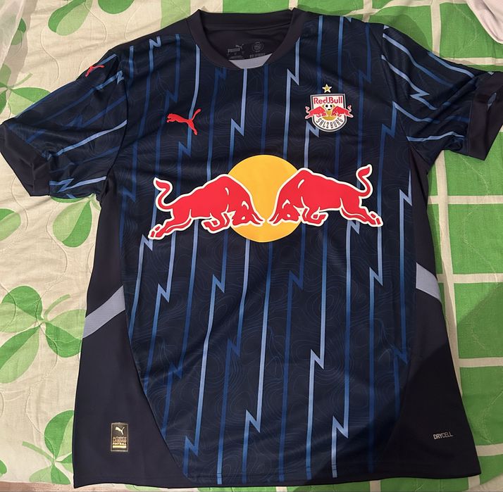 продаю оригинальную майку футбольного клуба Ред Булл сезона 24/25