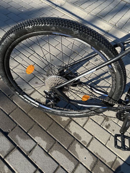 Vând bicicleta Genesis