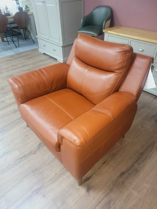 Кафяв кожен фотьойл