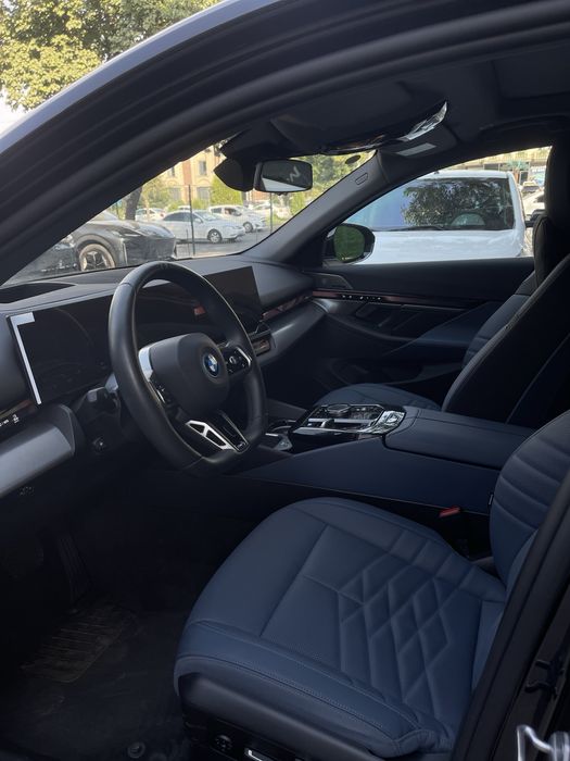 BMW i5 eDrive 40L