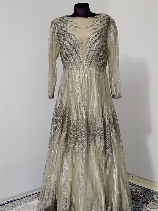 Продается вечернее платье