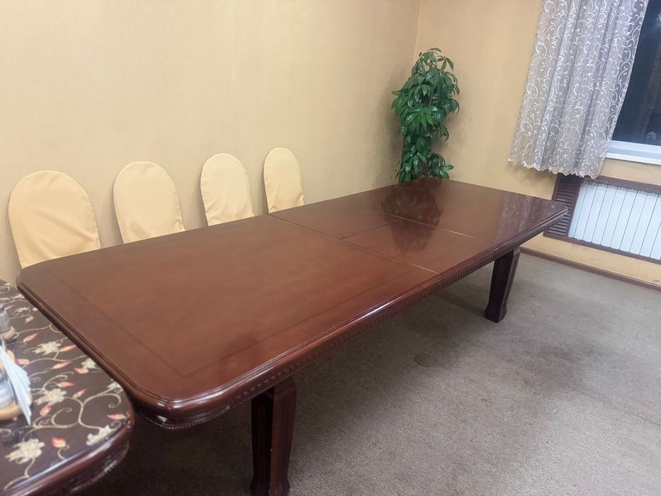 Продается обеденный стол
