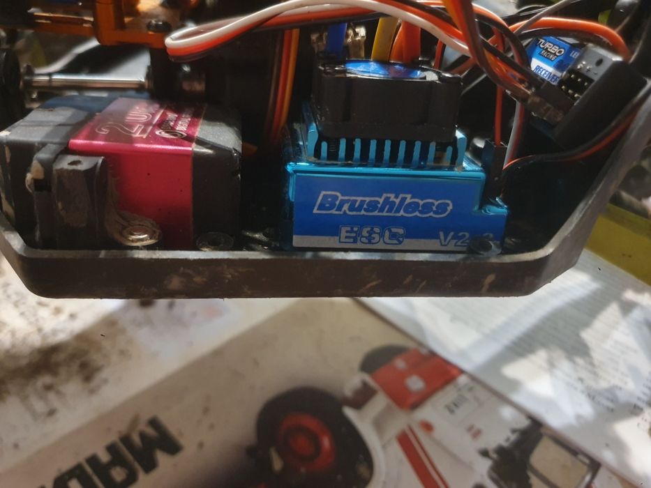 Wltoys 10428 1:10 brushless RC джип с дистанционно