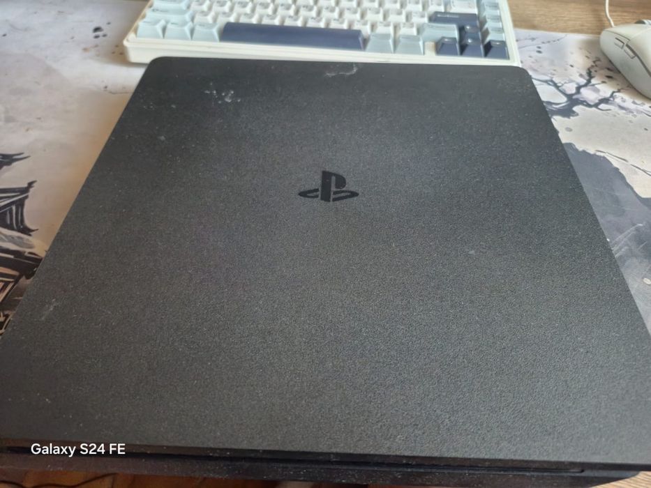 Продам PS 4 и клавиатуру