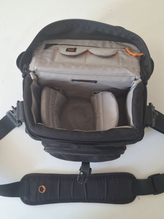 Geanta foto Lowepro Nova 160 AW