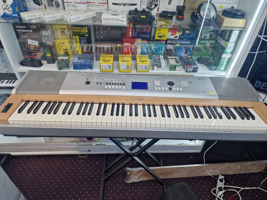 Amanet Vitan 107 / Pian Electronic Yamaha DGX-630