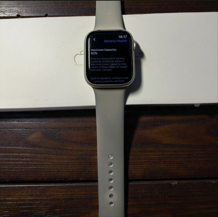 Apple Watch Series 7 GPS 45mm – Cutie originală, stare foarte bună